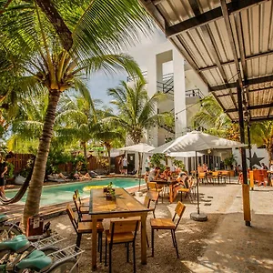 Che & Bar Adults Only 2*, Holbox Mexique